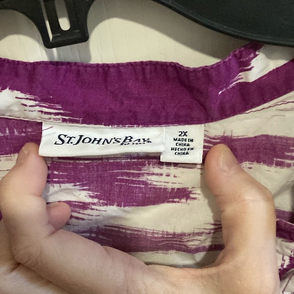 St. John's Bay Purple and White Top - Picture 2 of 3